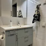 Entinen Alkon 13 Myymaelae - Nyt Moderni Ja Viihtyisae Koti Apartamento Helsínquia