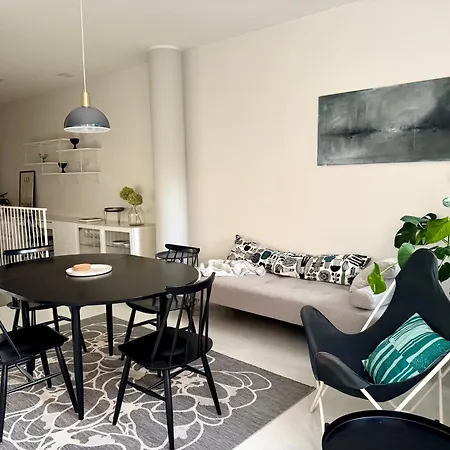 Entinen Alkon 13 Myymaelae - Nyt Moderni Ja Viihtyisae Koti Apartamento Helsínquia