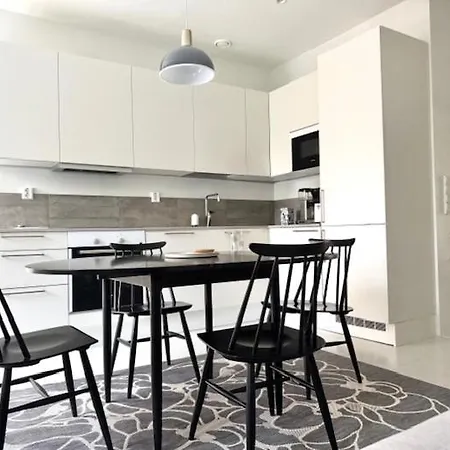 Entinen Alkon 13 Myymaelae - Nyt Moderni Ja Viihtyisae Koti Helsínquia