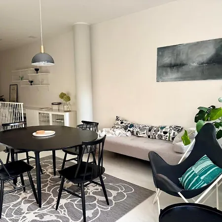 Apartamento Entinen Alkon 13 Myymaelae - Nyt Moderni Ja Viihtyisae Koti Helsínquia